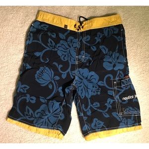 VINTAGE {Nautica} Swim trunks // Shorts